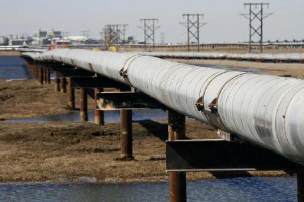 Crude Oil Volatile; WTI Contract Heads Lower