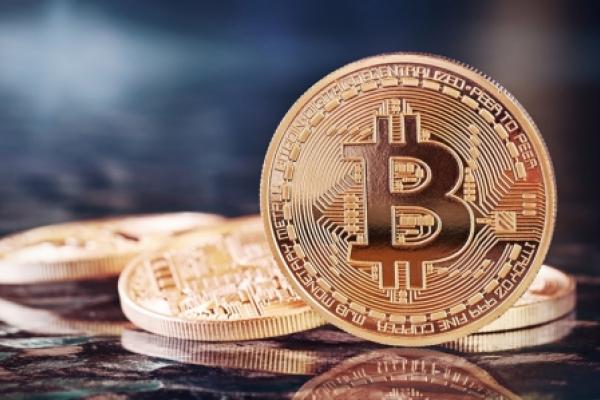 Bitcoin sopra quota 10 mila dollari, ma pausa in arrivo?