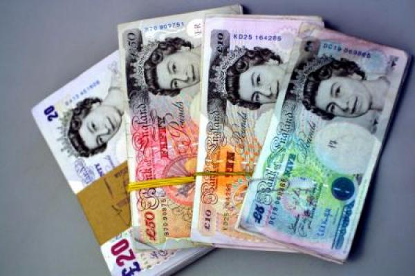 La libra, en mínimos de 2019 ante los temores del Brexit; cae el dólar australiano