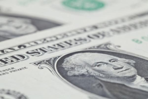 Sube el dólar ante la aleccionadora perspectiva de Powell