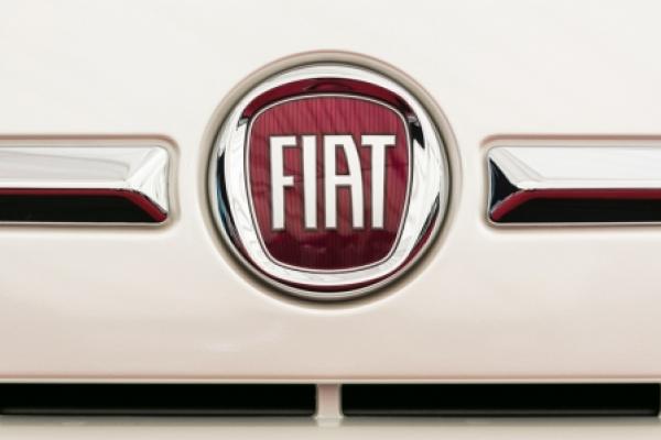 Fiat e Peugeot ancora deboli dopo stop a dividendo
