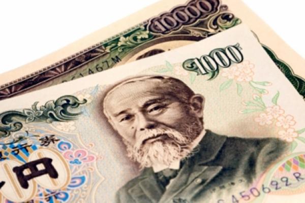 Yen in salita, pesano timori per scontro commerciale e crescita globale