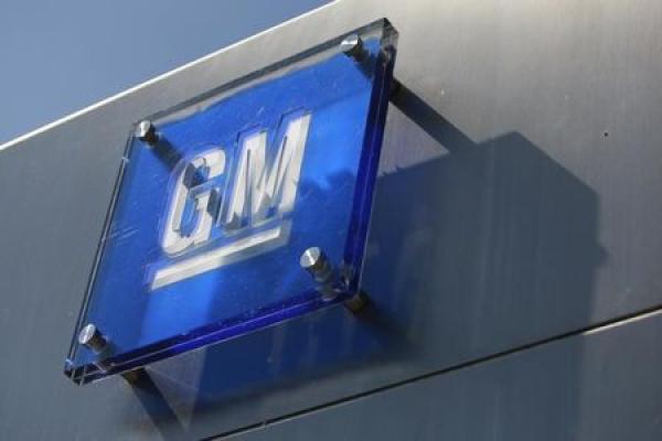 General Motors e compagnie aeree giù nei premarket, salgono gli energetici