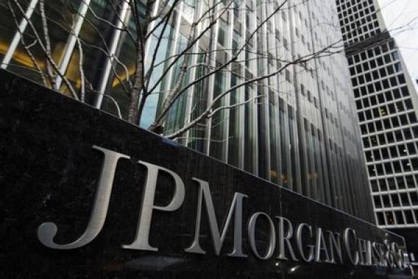 JPMorgan Stock Falls 5%