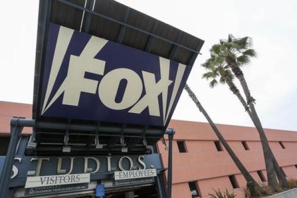 Fox sube; bajan Intel y Disney; Costco, al alza