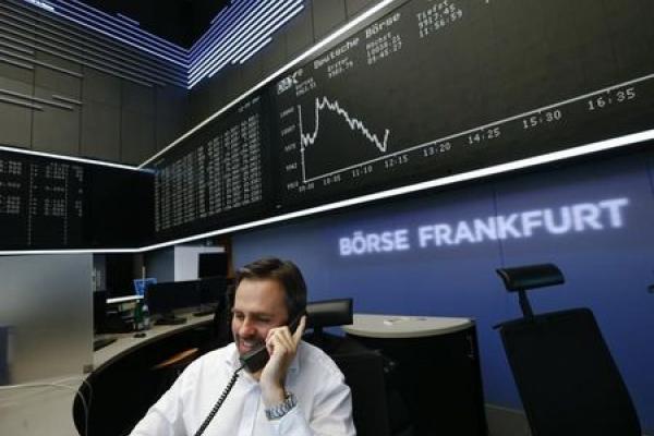 StockBeat - Europe at Eight-Month Highs as Brexit, Trade Clouds Lift