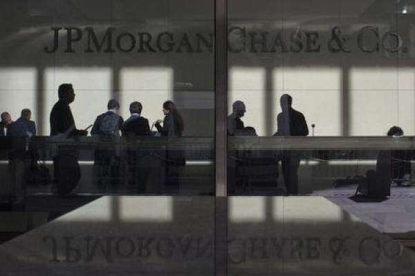 JPMorgan Stock Falls 6%