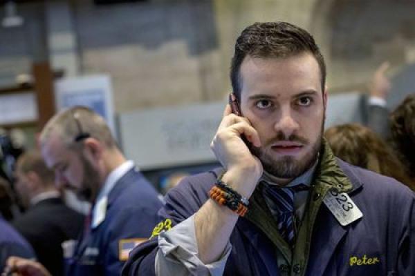 Dow Notches Weekly Loss as Reopenings Suffer Reckoning