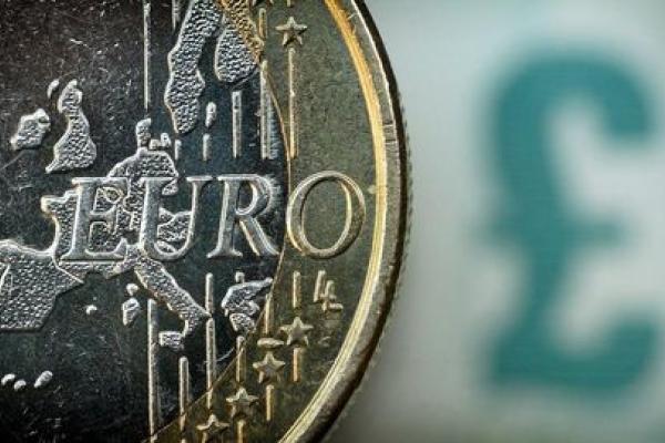 Forex: L'EUR et le GBP restent stables avant le vote sur le Brexit