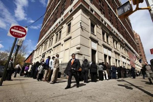 Höchste US-Arbeitslosenquote seit 1948 - Goldpreis sinkt, Dow springt