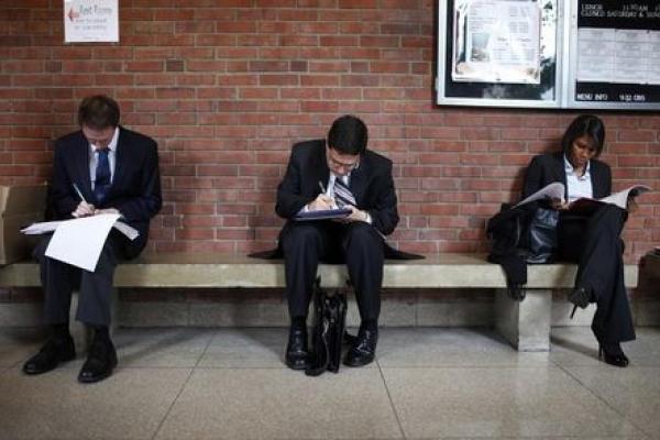 Richieste iniziali sussidio di disoccupazione USA giù a 1,300 milioni