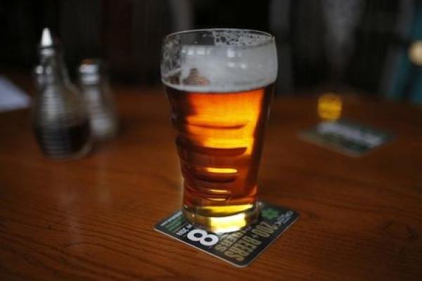 Stockbeat - Molson Coors Brews up Earnings Miss; Shares Slump