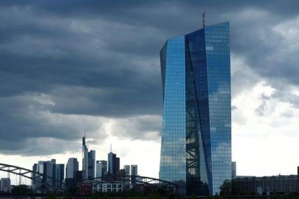 EZB hält an Draghi-Abschied die Füße still - bereitet den Weg für Lagarde