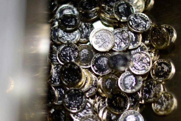 Sterling Falls as France Assumes No Deal Brexit 