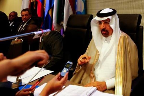 Le Pétrole remonte, l'Arabie Saoudite pousse pour des baisses de production
