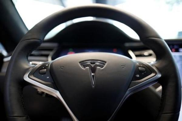 StockBeat - Tesla Veers off Course as China Launches Counter-Tariffs