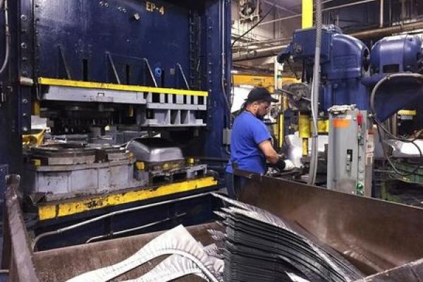 ISM Manufacturing Index Bounces Back from 2-Year Low in March