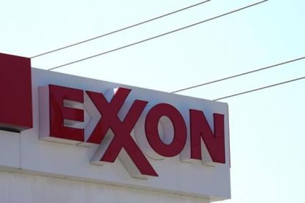 Exxon Mobile Credit Rating Gets Cut Amid Virus-Led Hit to Energy