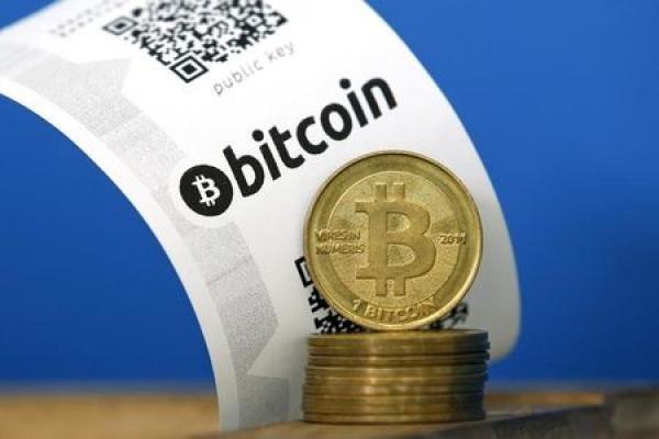 Bitcoin Dips Below 6,652.0 Level, Down 4%