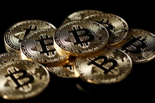Bitcoin Flat; Traders Eye $10,000 Test