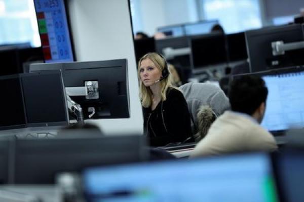 Canada: Les marchés actions finissent en hausse; l'indice S&P/TSX gagne 0,48%