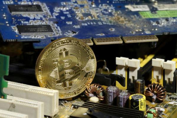 Bitcoin Dips Below 6,199.3 Level, Down 4%