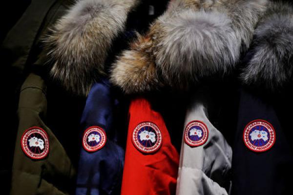 Aktien: Canada Goose, Tesla steigen vorbörslich - Amazon, Smile Direct Club fallen