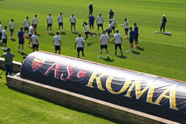 AS Roma, titolo si impenna con vendita a un passo ma la società frena