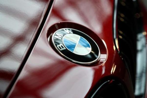 Settore auto europeo colpito dai dati sulle vendite. Crolla BMW