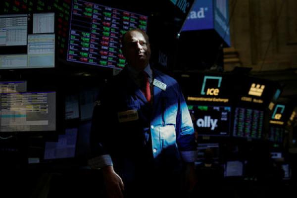 El Dow cae más de 370 puntos; los bonos a 10 años, en mínimos históricos