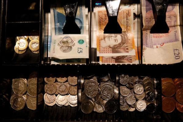 NewsBreak: Pfund Sterling zieht nach Brexit-Brexit weiter an