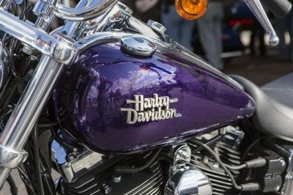Procter&amp;Gamble e Harley-Davidson schizzano nei premarket; tonfo di Hasbro