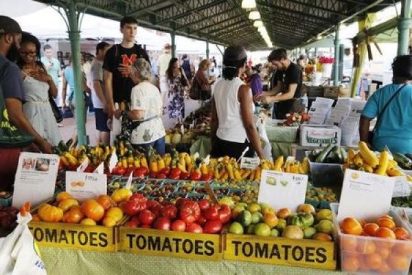 USA: Einkommen der privaten Haushalte fallen, PCE-Inflation wie erwartet