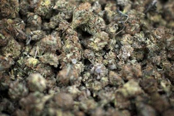Marihuana-Deal löst sich für Aphria und Aurora Cannabis in Rauch auf