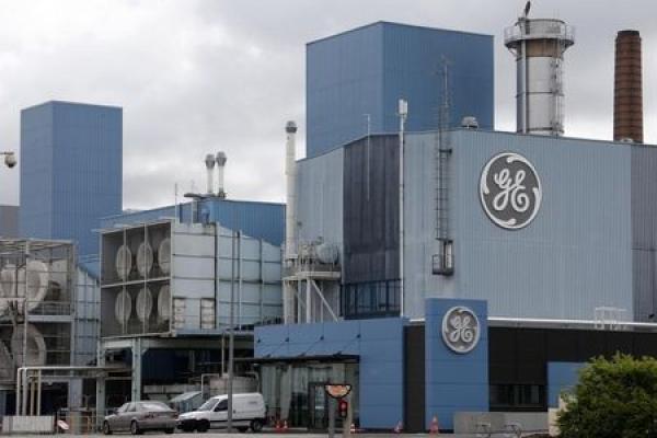 General Electric Stock Falls 4%