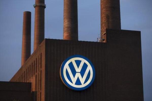 StockBeat: Hopes on Trade, Brexit Lift Markets; VW Hit as SEC Charges Ex-CEO