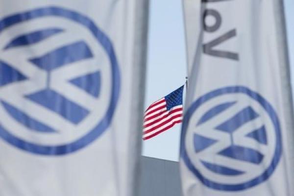 StockBeat: La guerre commerciale se tourne vers l'automobile en Europe