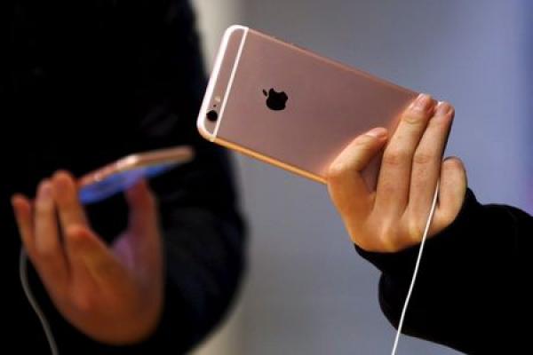 Apple Gains Midday on More iPhone 11 Enthusiasm