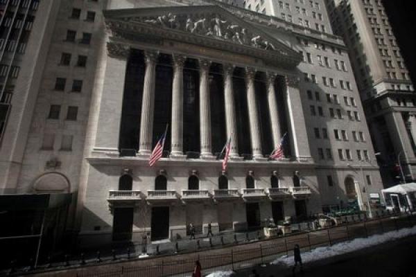 U.S. stocks mixed at close of trade; Dow Jones Industrial Average down 0.10%