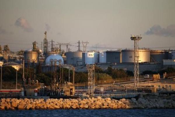 Cae el petróleo ante las esperanzas de un acuerdo comercial entre EE.UU. y China