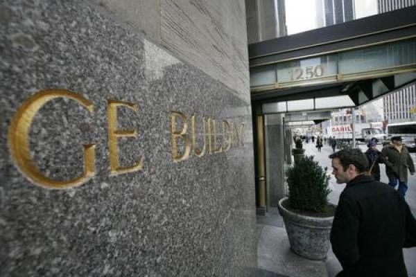 Impennata di GE nei premarket, balzo di Newmont Mining e Spring; giù Kraft