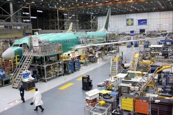 Boeing Falls 5%