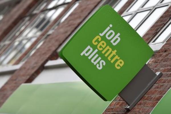 Brytyjska stopa bezrobocia bez zmian na najniższym od wielu dekad poziomie
