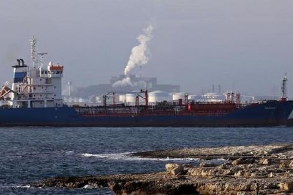 Le pétrole gagne près de 2% après une attaque contre un navire pétrolier iranien