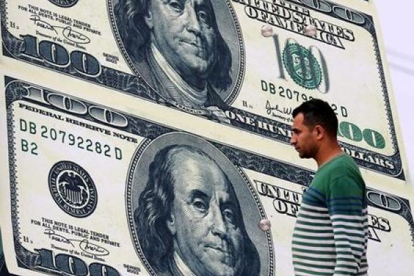 El dólar se debilita a medida que aumenta la confianza en los activos de riesgo
