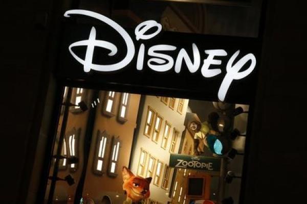 Los futuros de EE.UU., dispares; Disney retrasa la reapertura de California
