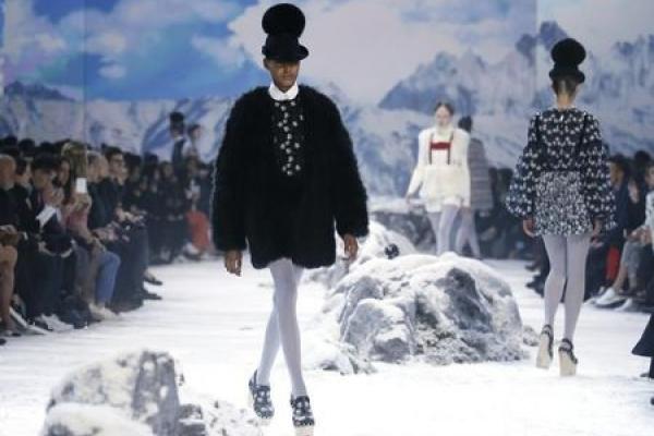 StockBeat: Spekulationen um Kering-Moncler Fusion geben Luxus-Aktien Auftrieb