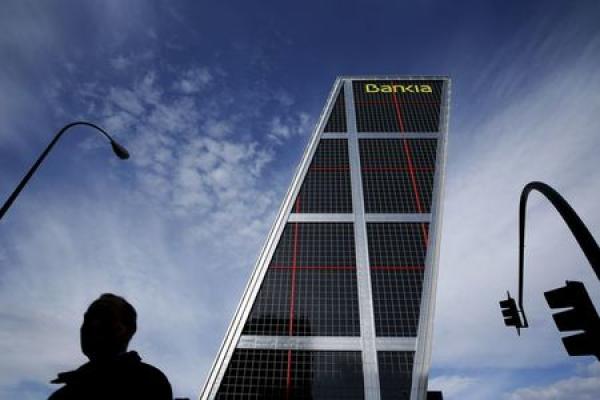 Bankia y los otros bancos agravan sus caídas tras el efecto PSOE-Podemos