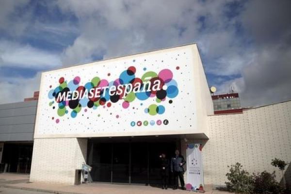 Mediaset se derrumba en España y vuela en Italia tras el anuncio de fusión