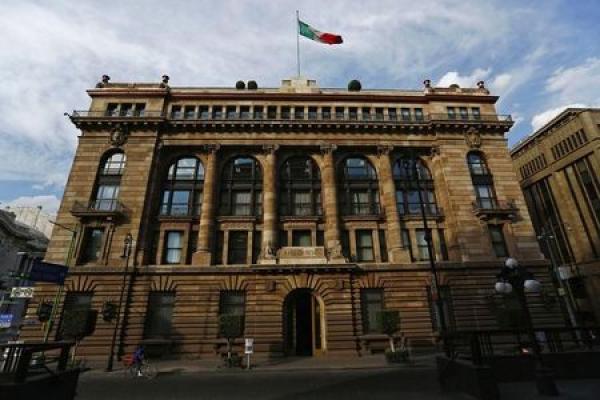 Banxico mantiene tasas de interés en 8.25%, pide medidas de